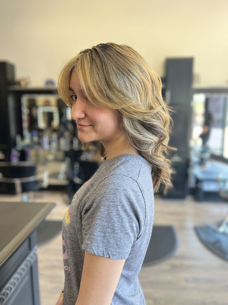 Salon Avanti