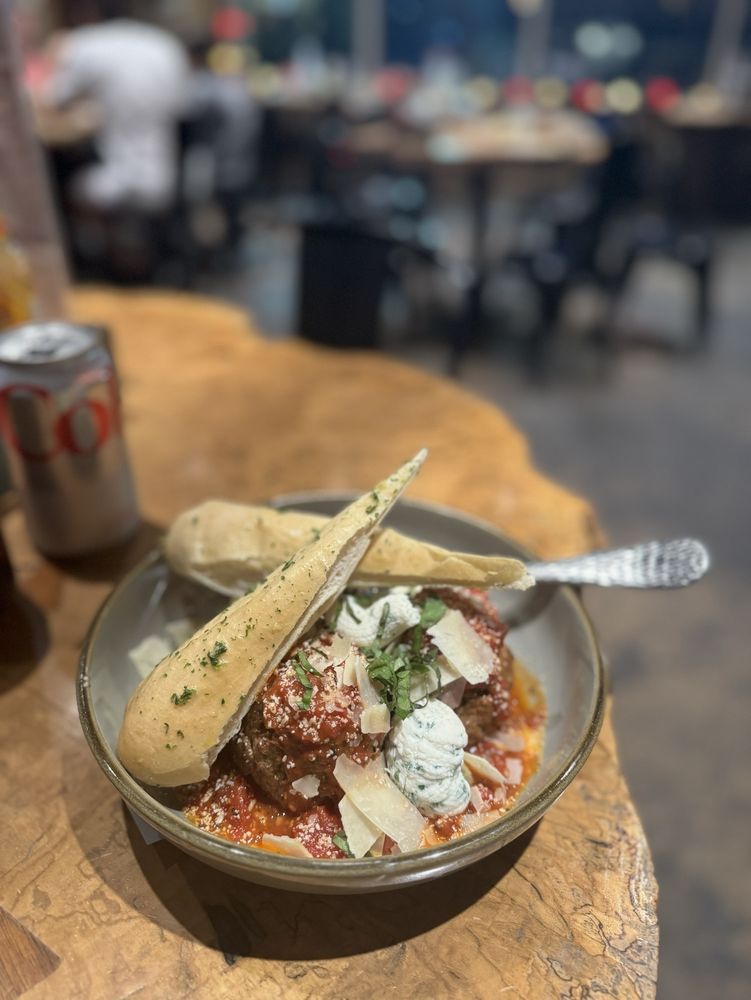 Ginny's Neighborhood Pizza Joint