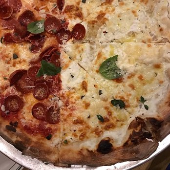 Oakwood Pizza Box - 63 Photos & 66 Reviews - Pizza - 610 N Person St