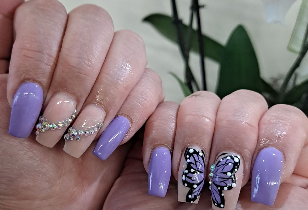 T Nails Spa