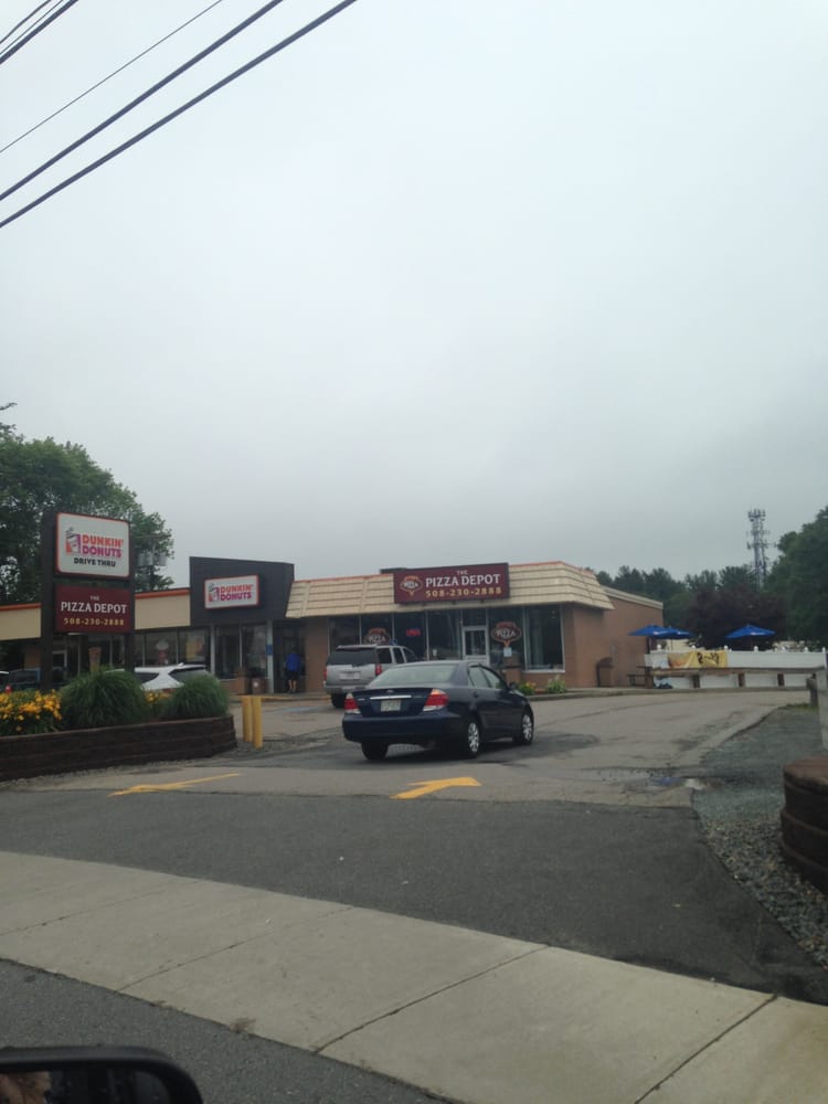 The Pizza Depot Order Food Online 31 Reviews Pizza 700 Depot St