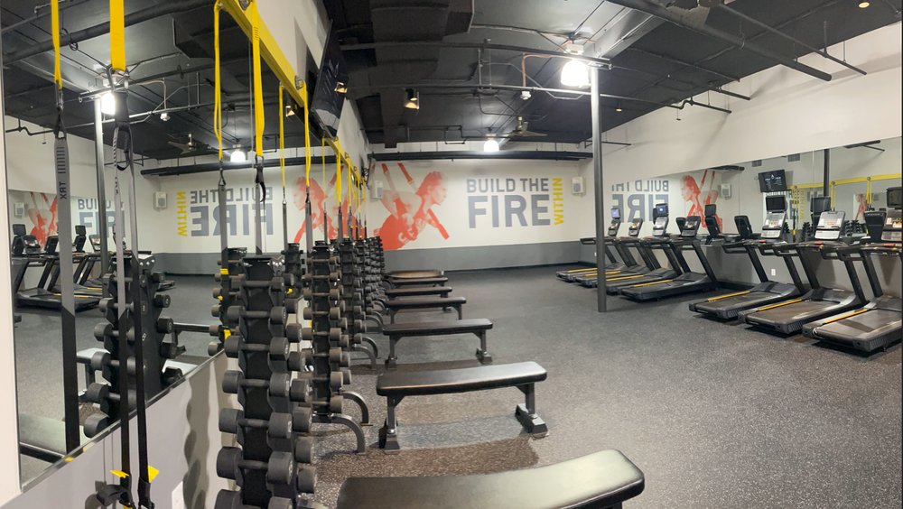 Golds Gym Bailey's Crossroads, Falls Church Roadtrippers