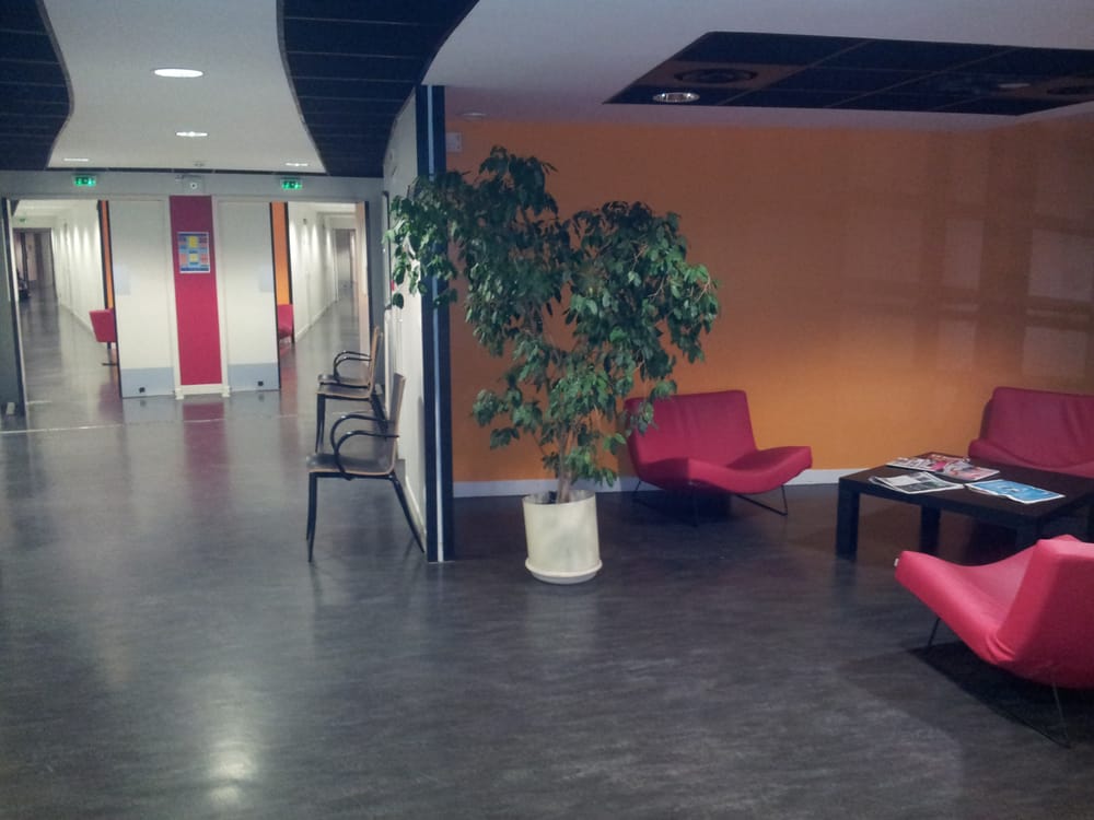 Hôpitaux Publics Hôpital Sainte Marguerite Hospitals 249 Boulevard Ste Marguerite, Sainte