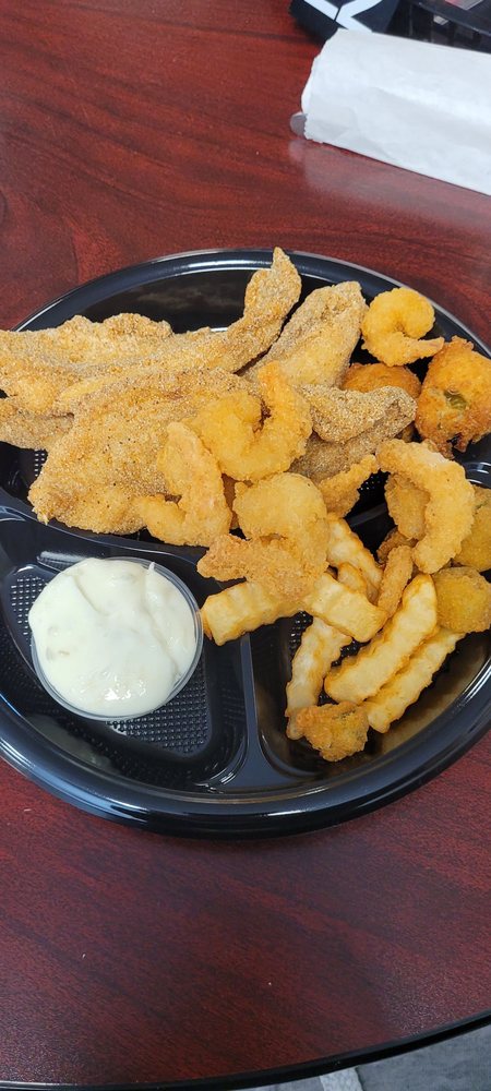 Wray's Fins & Feathers