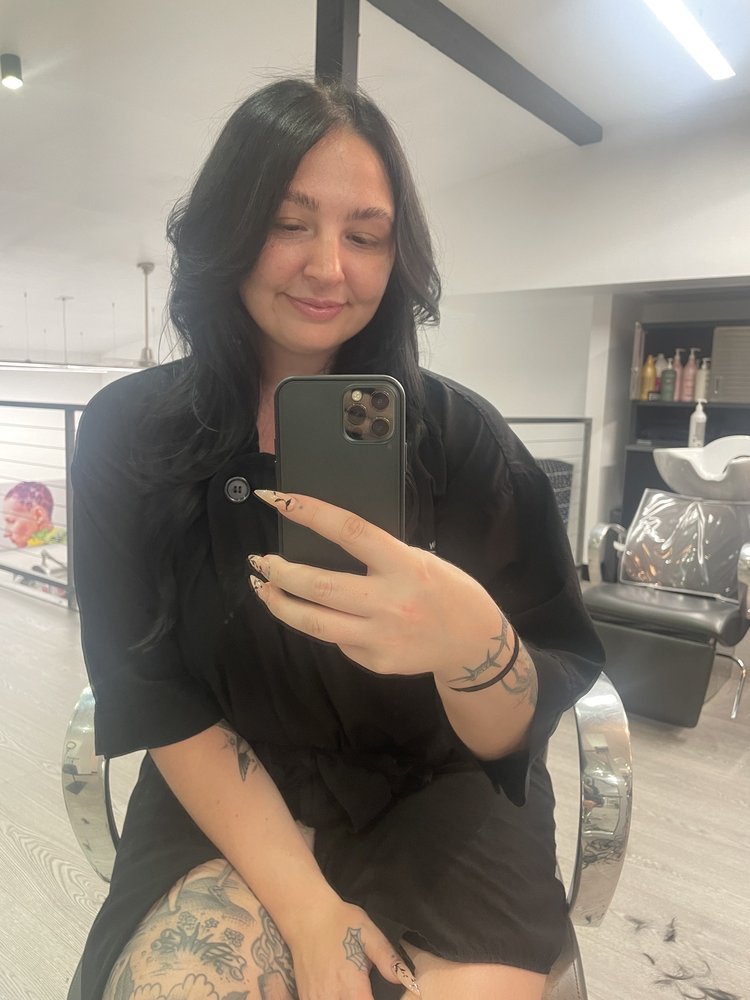Salon Aguayo