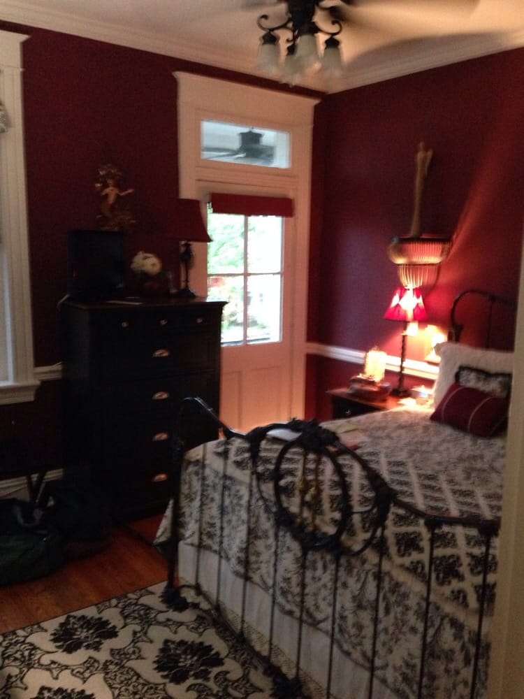 The One Bed and Breakfast 23 Photos Bed & Breakfast 1 N Blvd, The