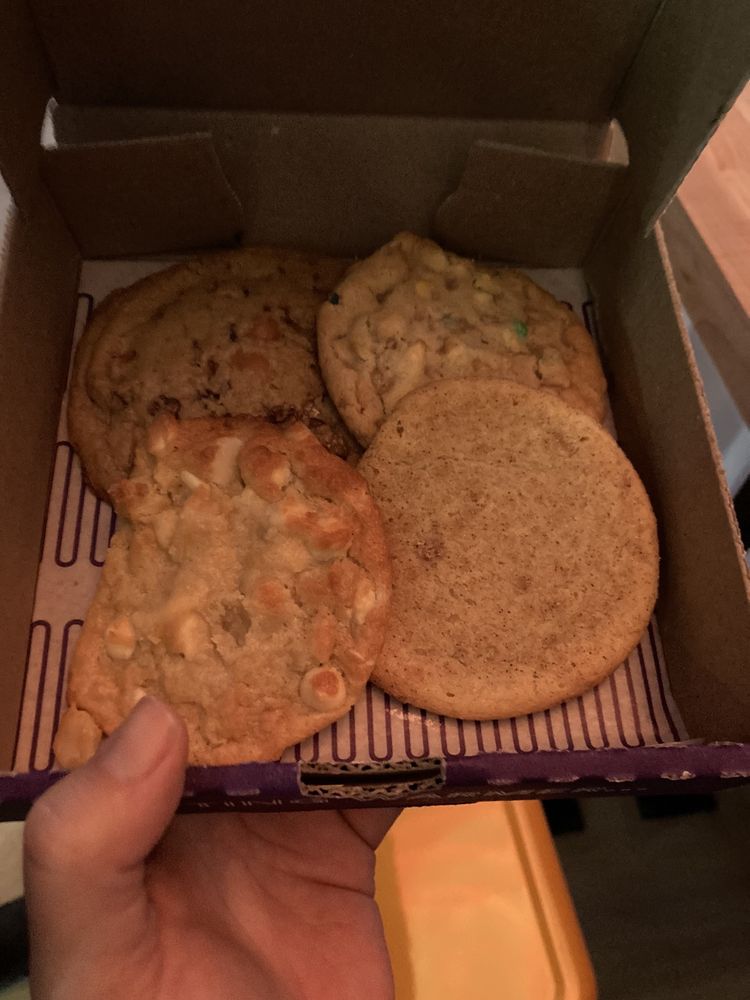 Insomnia Cookies