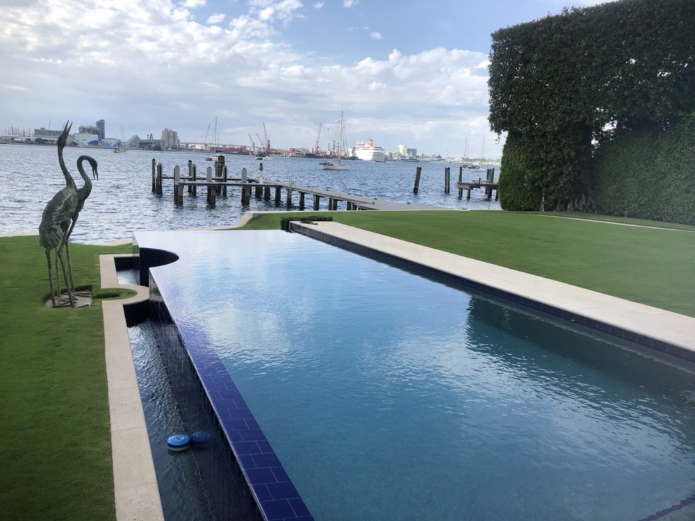 Caraccio Pools