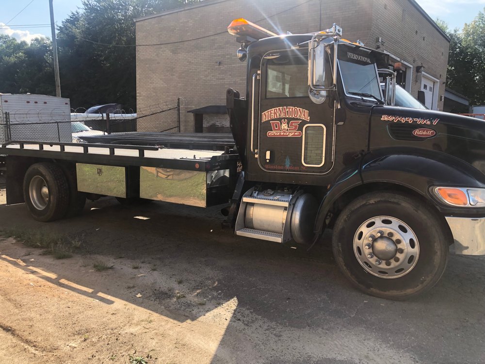 International D & S Garage