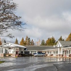 Econo Lodge Lakes 18 Photos Hotels 1101 East Photo Of Econo Lodge Lakes Manistique Mi United States