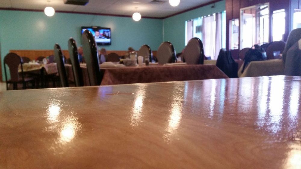 Carlinville Plaza Cafe Cafes 170 Carlinville Plz, Carlinville, IL