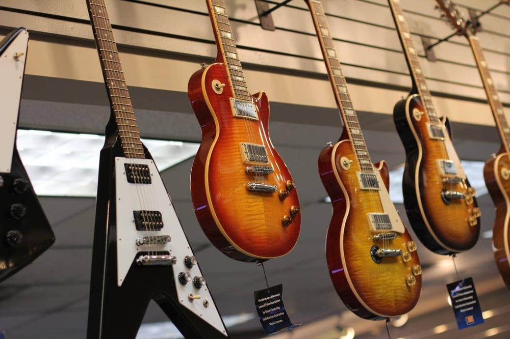 Long & McQuade Musical Instruments & Teachers 456 Broadway