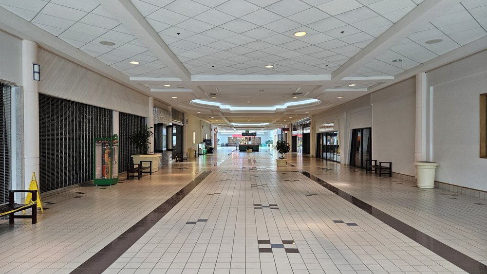 Fairlane Village Mall Image