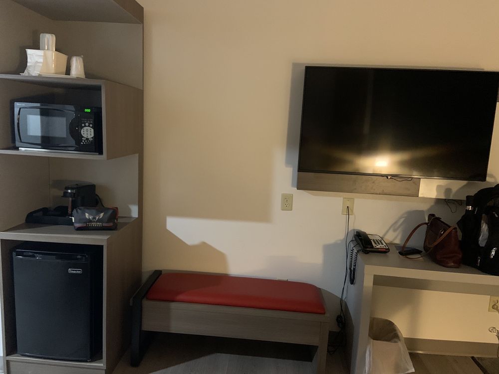 Comfort Suites
