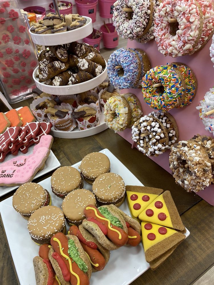 Woof Gang Bakery & Grooming Image