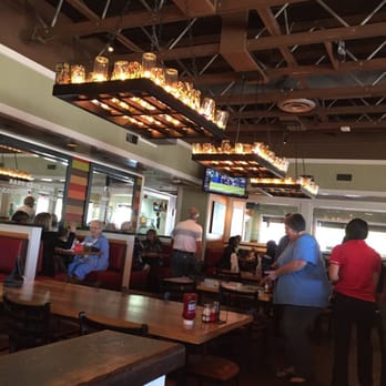 Chili S 45 Photos 53 Reviews Bars 2287 N Federal Hwy Photo Of Chili S Pompano Beach Fl United States Awesome Lights