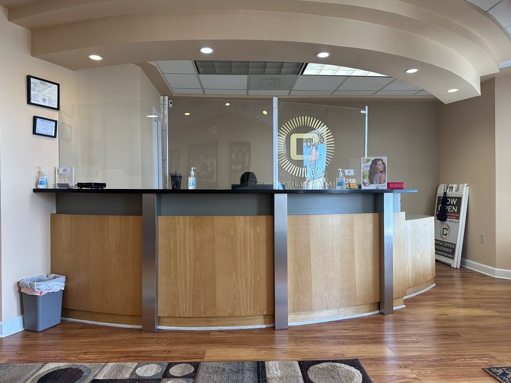 image of business Claudio Urquiaga, DDS - Chantilly Smiles
