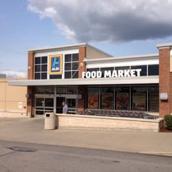 aldi 24 photos 22 reviews grocery 444 quaker ln warwick ri warwick department of public works