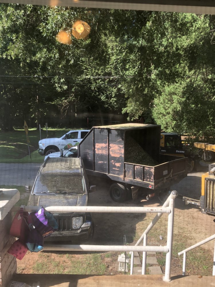 Yarbrough Johnny Tree & Yard Service