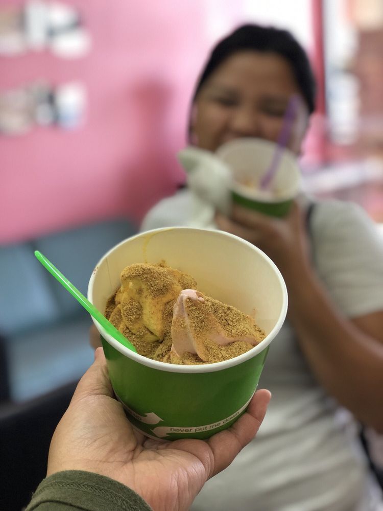 Spoon It! Frozen Yogurt Factory