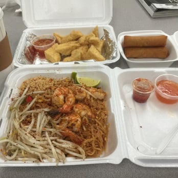 Thai Restaurant Order Food Online 21 Photos 104 Reviews Photo Of Thai Restaurant Arlington Va United States Time To Eat