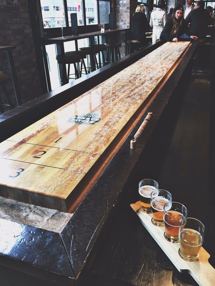 Henry's Tavern