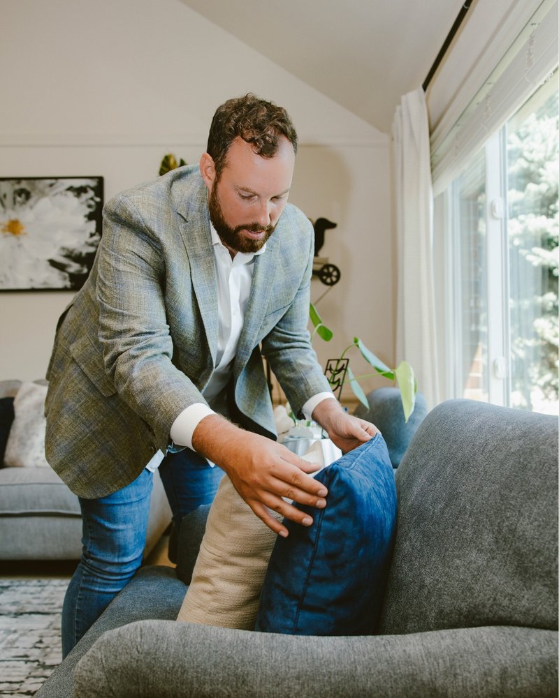 Bradley Hanson Real Estate Group - John L Scott