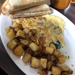 Best Breakfast Restaurants Near T F Green Airport Connector Rd 1 Donat S Place