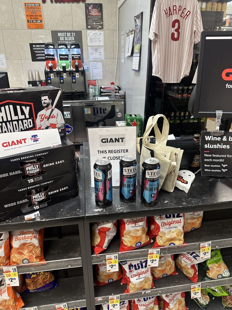 Giant Beer Garden & Eatery at Giant
