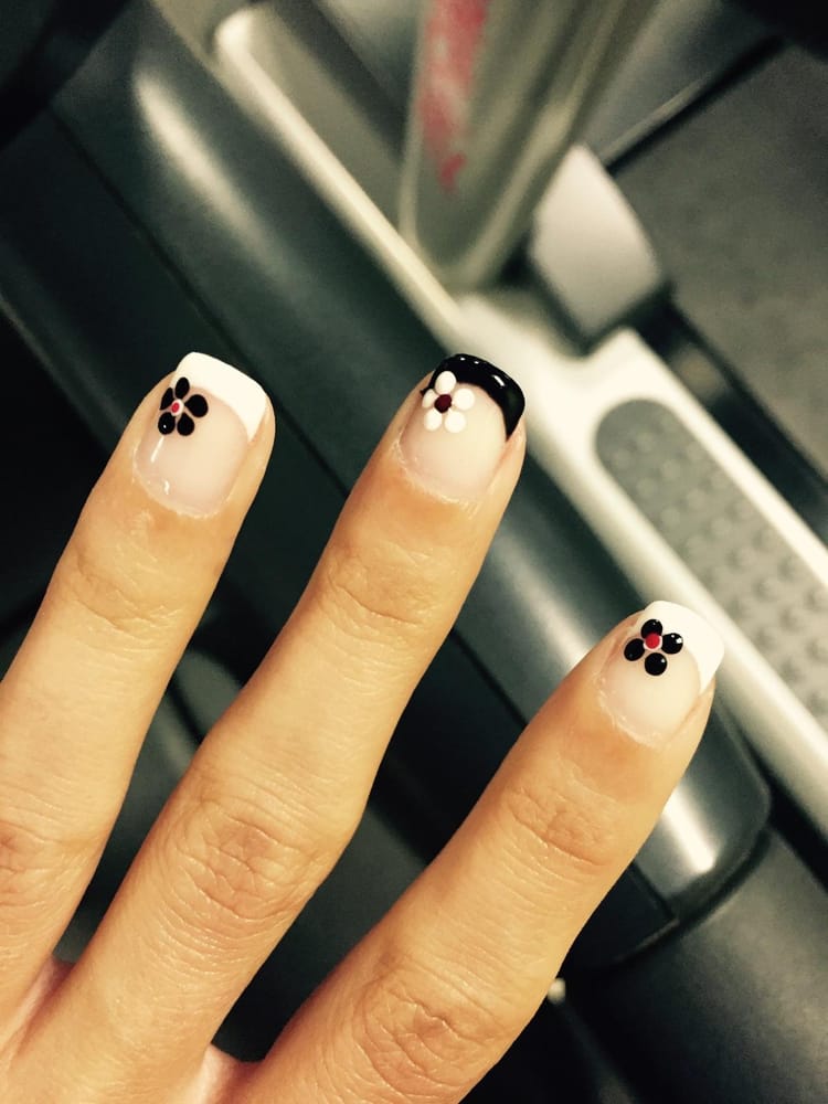 Lien Nails 580 Photos & 91 Reviews Nail Salons 17064 Ventura Blvd