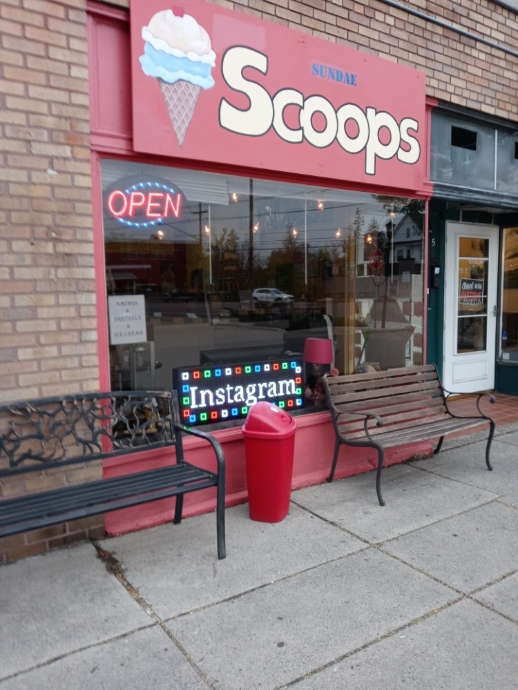 Sundae Scoops