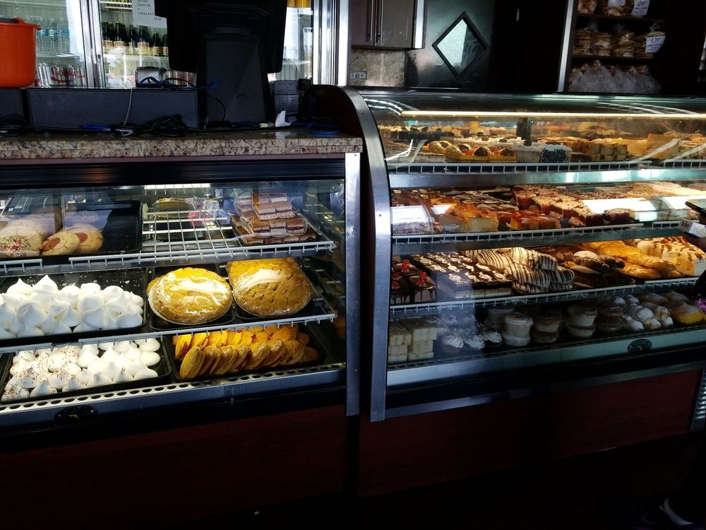Casa Potin Bakery 11 Reviews Bakeries 3984 Palm Ave, Hialeah, FL