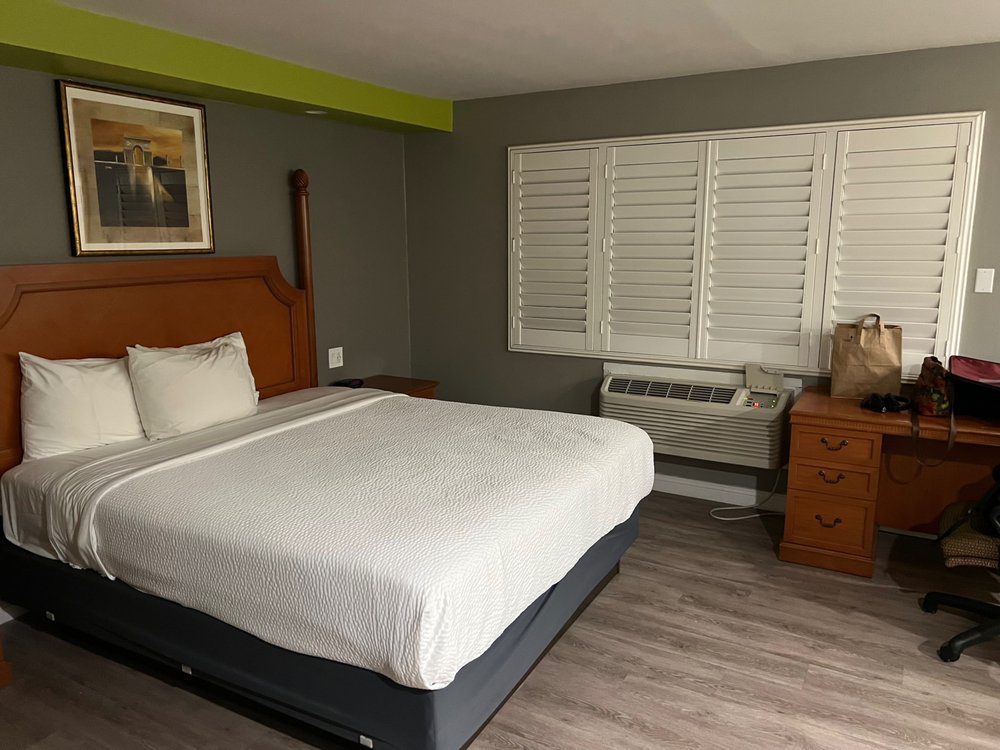 The SeaScape Inn