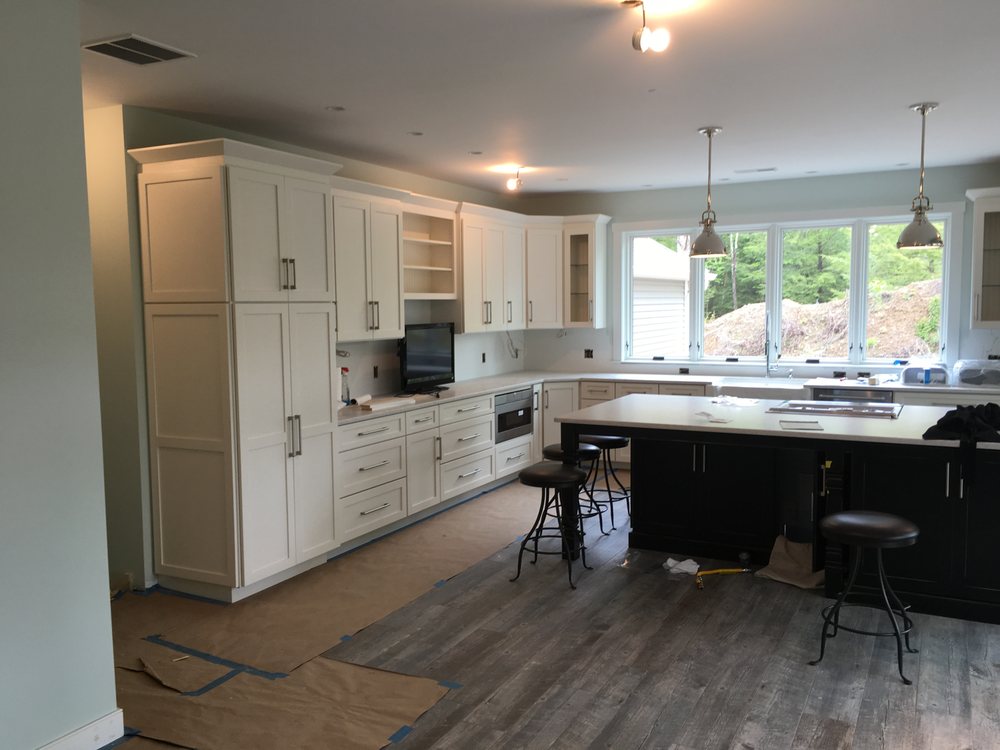 Modern Counter Tops & Cabinets