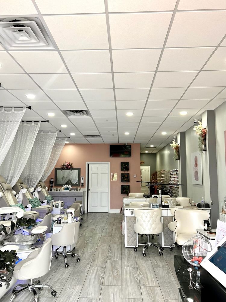 LaVang Nail Spa Image