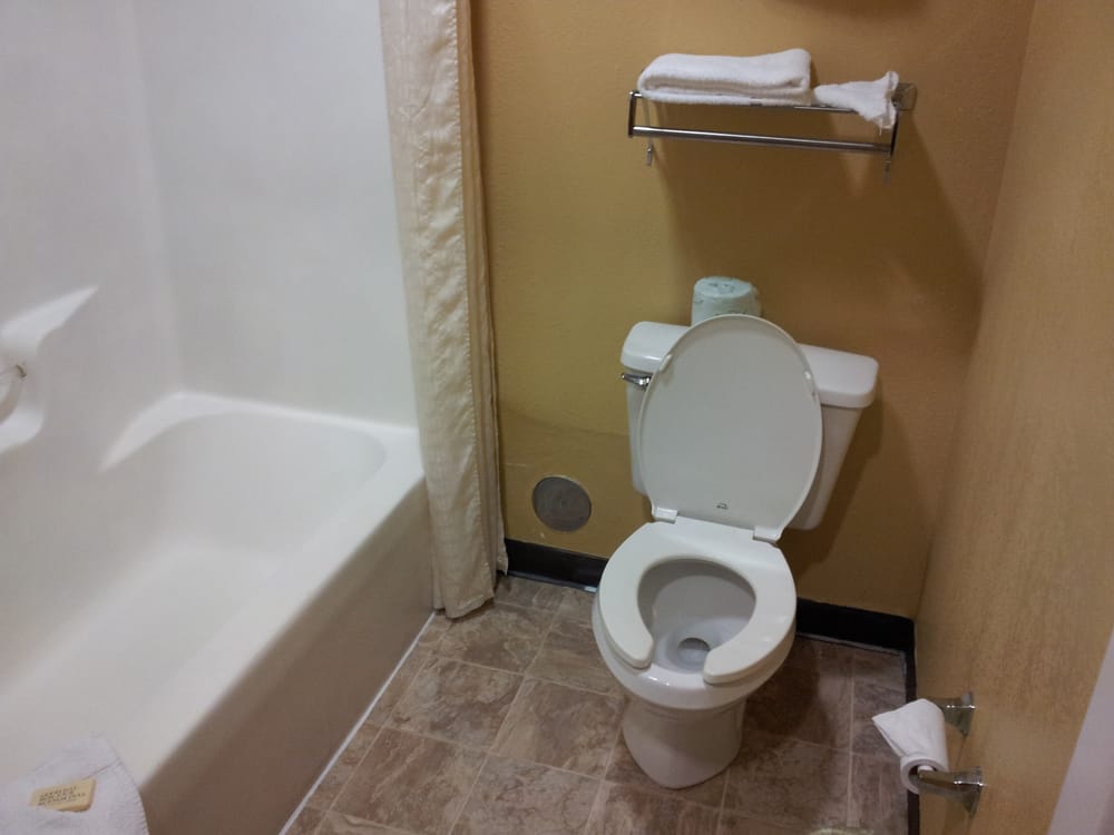 Super 8 by Wyndham Salisbury