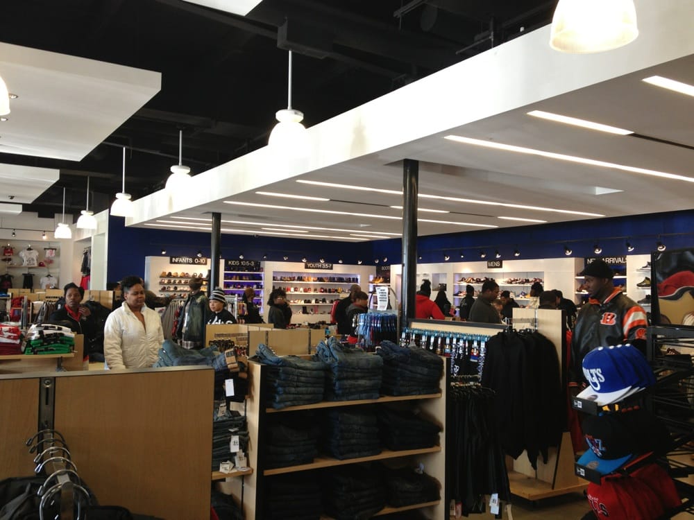 Deveroes Fashion 3028 Colerain Ave, Camp Washington