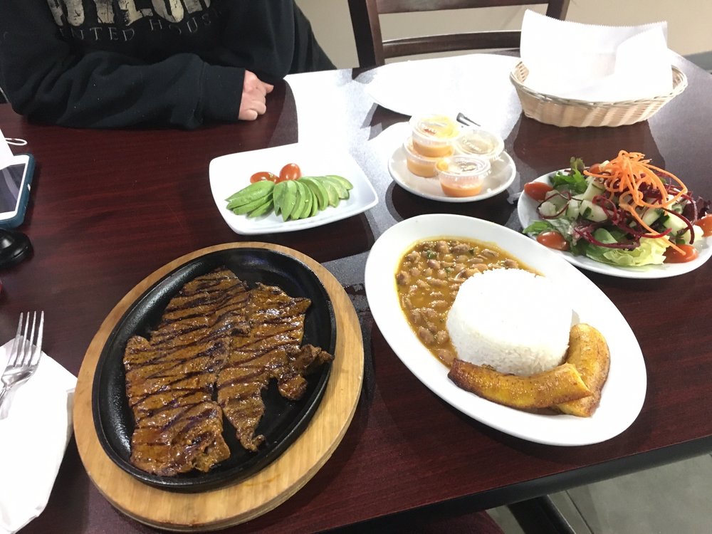 El Rinconcito Restaurant Ecuatoriano & Bakery