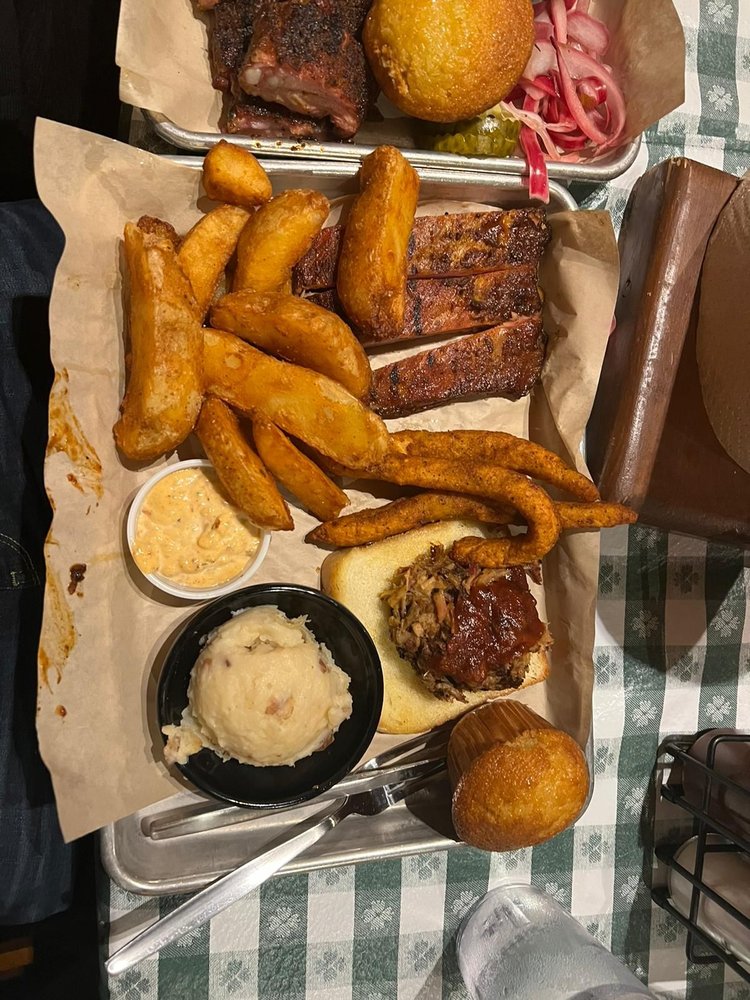 Famous Dave's Bar-B-Que