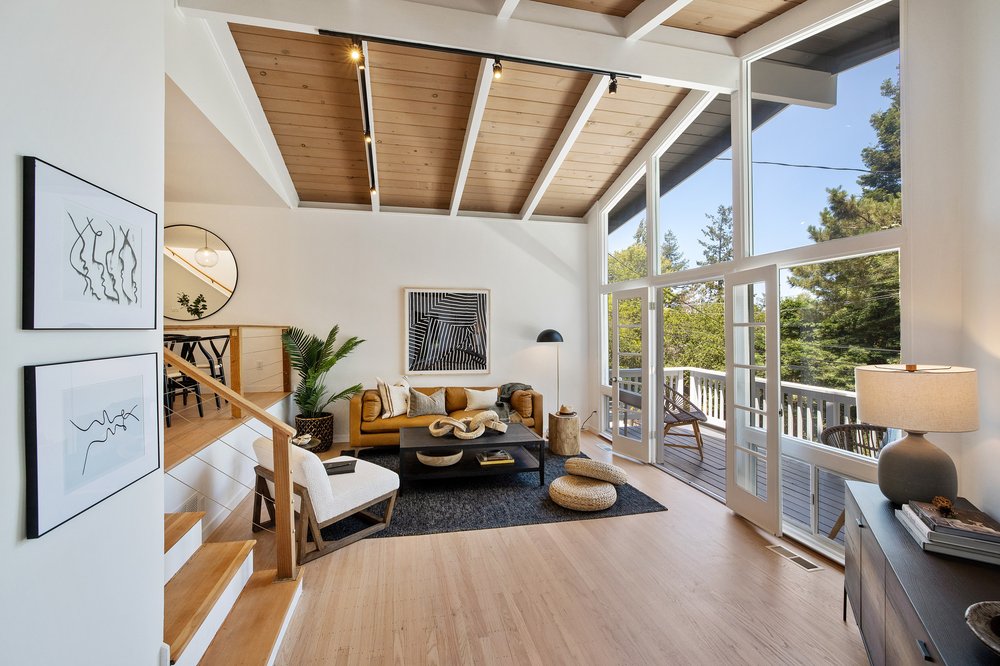 Chelsea Lindman - Compass