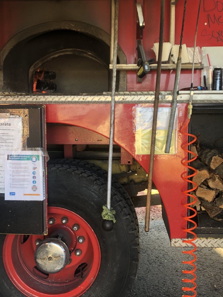 Murray’s Fire Engine Pizza