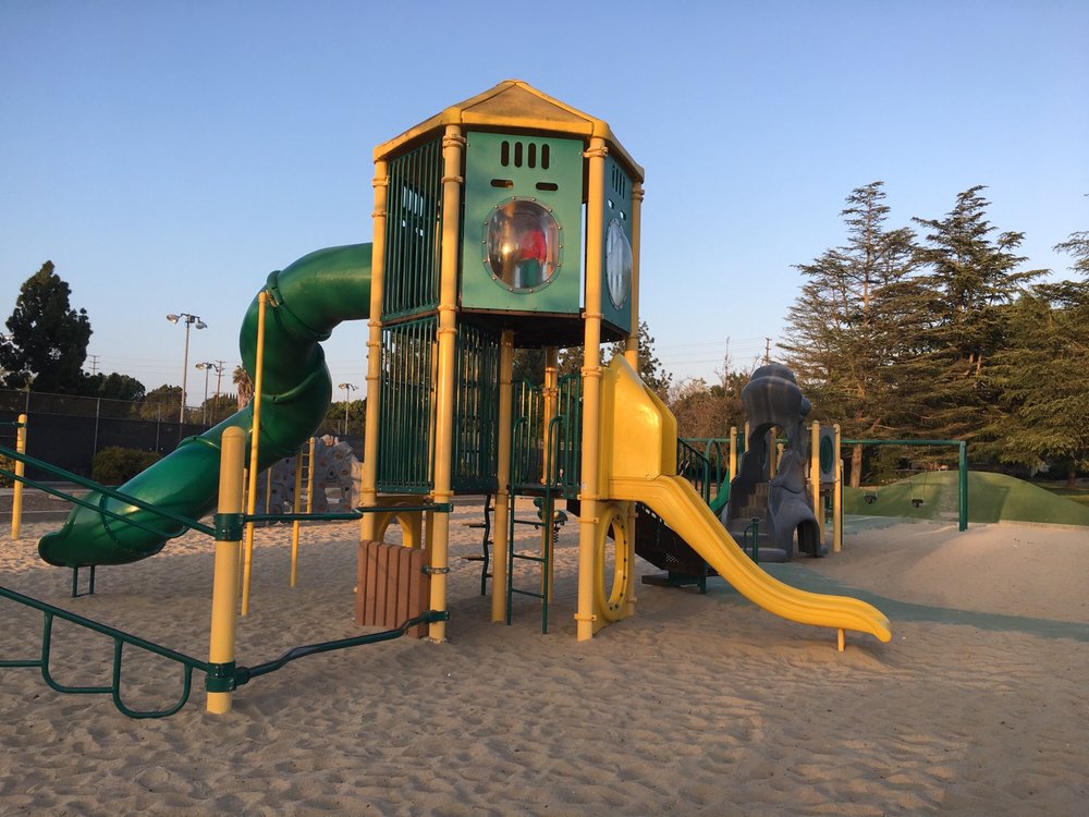 Thousand Oaks Community Center - 12 Photos - Community Centers - 2525 N