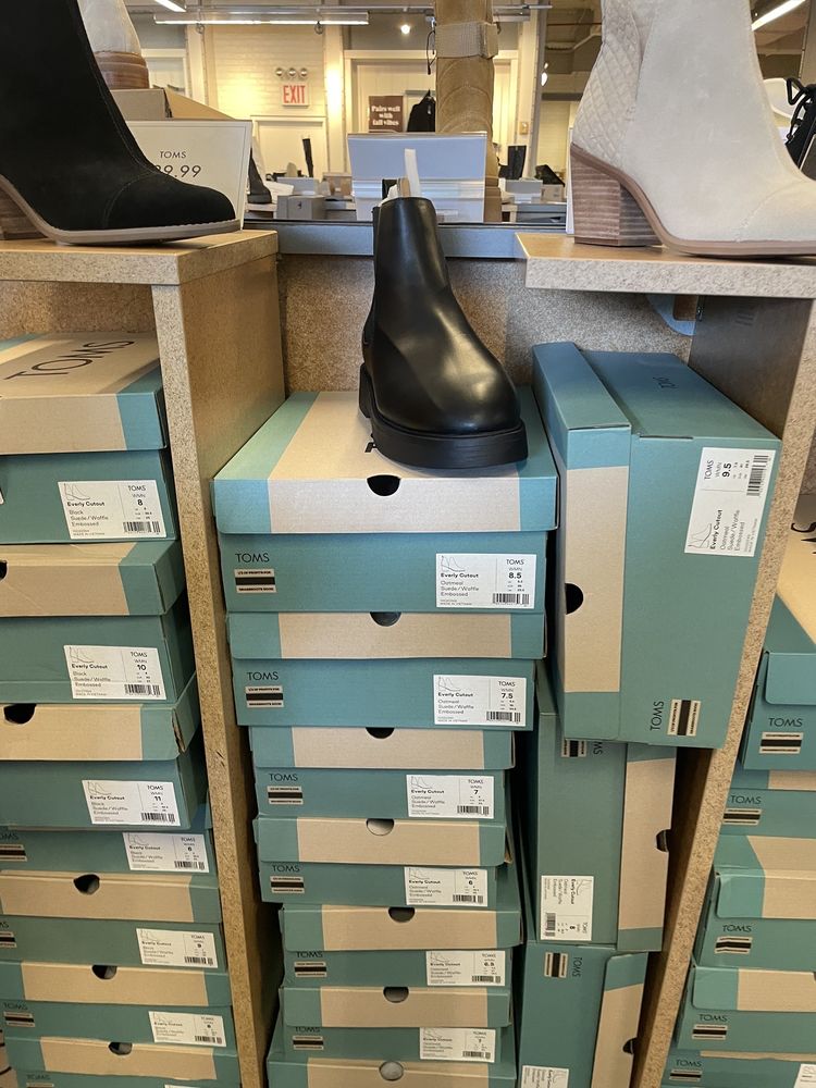 DSW Designer Shoe Warehouse