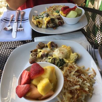 Cafe Sarafornia 236 Photos 476 Reviews American Traditional Photo Of Cafe Sarafornia Calistoga Ca United States Wild Cat Scramble With