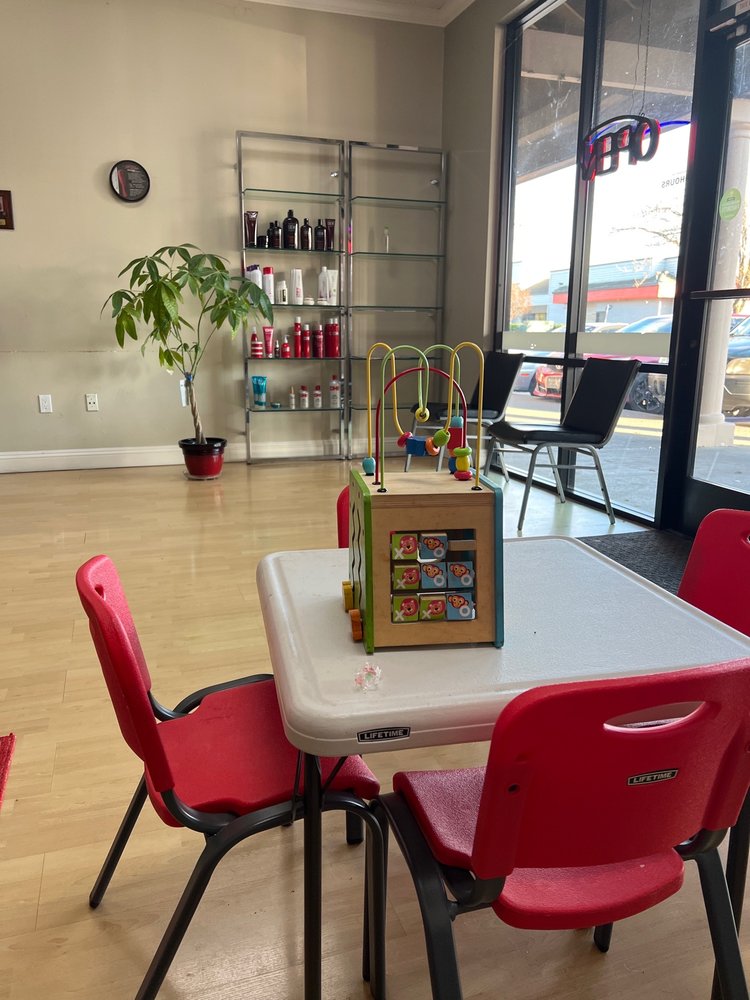 Red Comb Salon