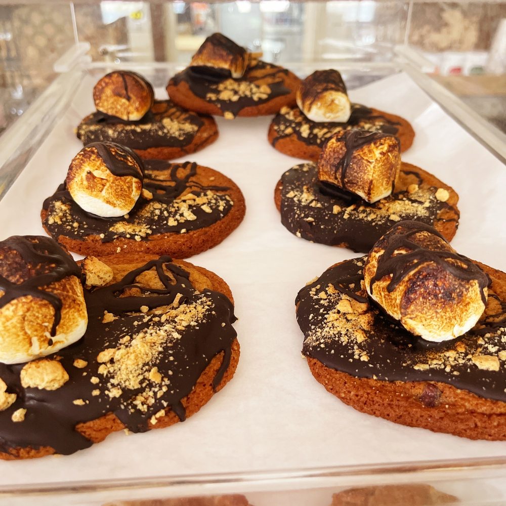 Hope Floats Ice Cream & Bakery, Smithville Roadtrippers