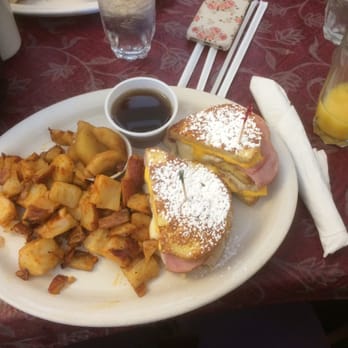 Courtney S Restaurant Closed 35 Photos 65 Reviews Breakfast Photo Of Courtney S Restaurant Raleigh Nc United States French Toast Sandwich