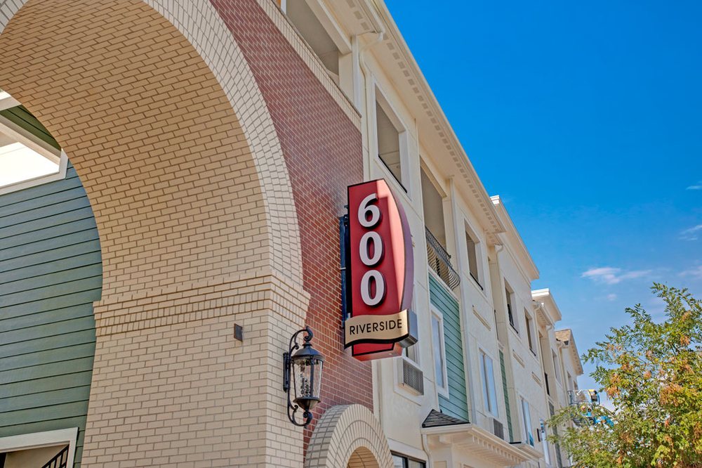 600 Riverside Apartment Homes