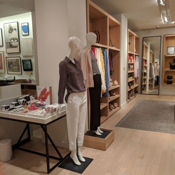 j crew 10 photos 20 reviews men s clothing 3393 peachtree rd photo of j crew atlanta ga united states interior