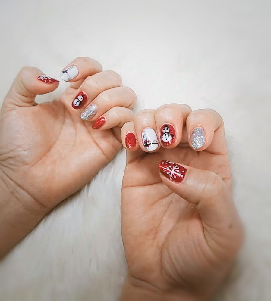 Bee Bee Nails